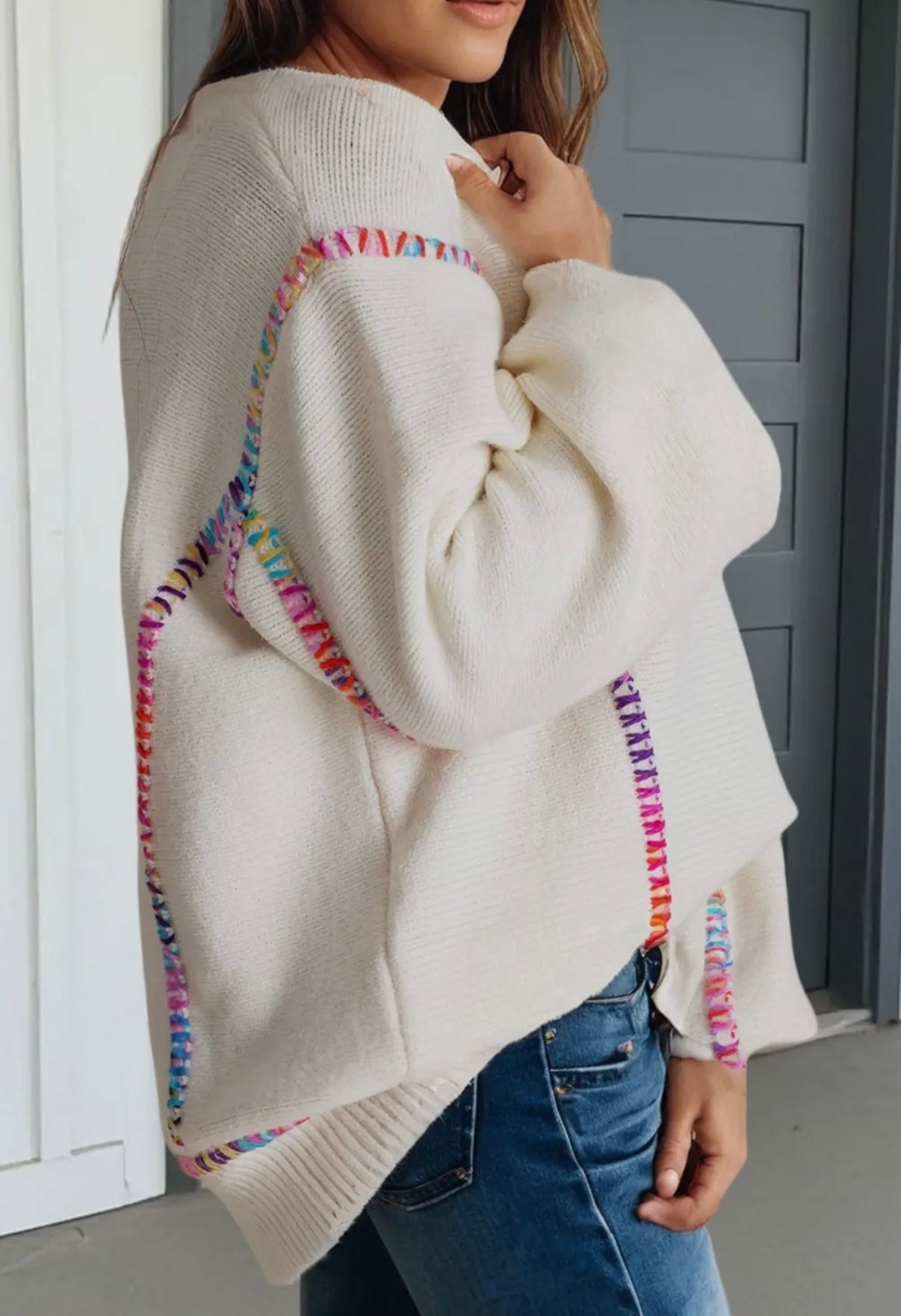 Color Block Stitching
Bishop Sleeve Sweater